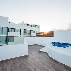 Penthouses & In Pdc! 2 & 1 Bedroom Units Close To The 5th Av Apartment Playa del Carmen